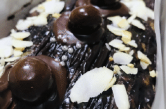 Banana Cake with Chocolate Topping